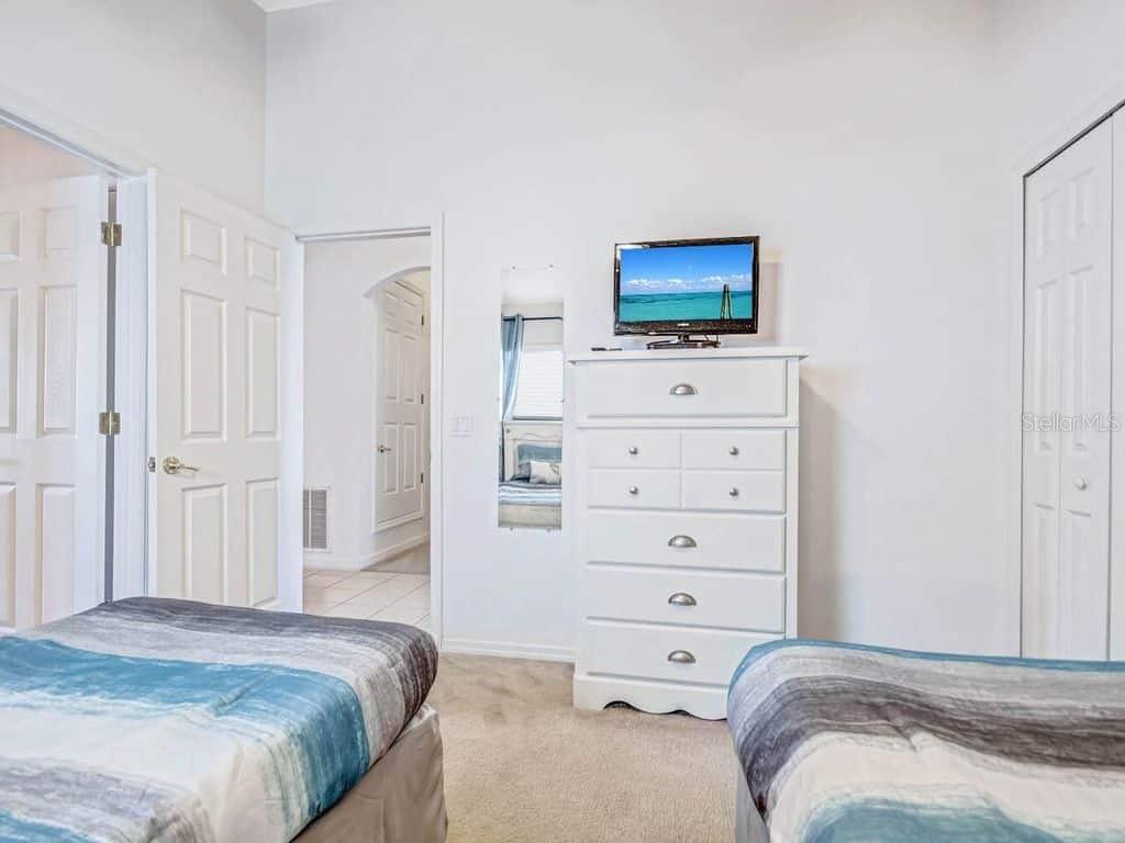 Image 16 of 26 For 321 Bridgewater Drive