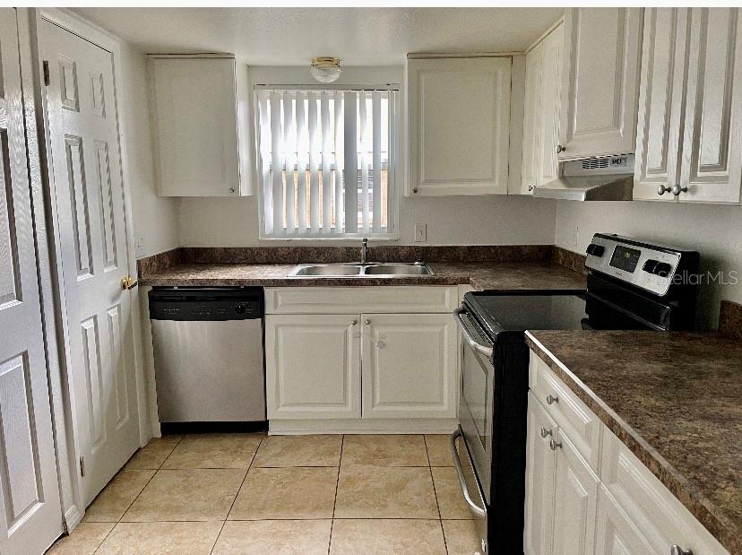 Image 4 of 16 For 2432 Swailes Drive 3