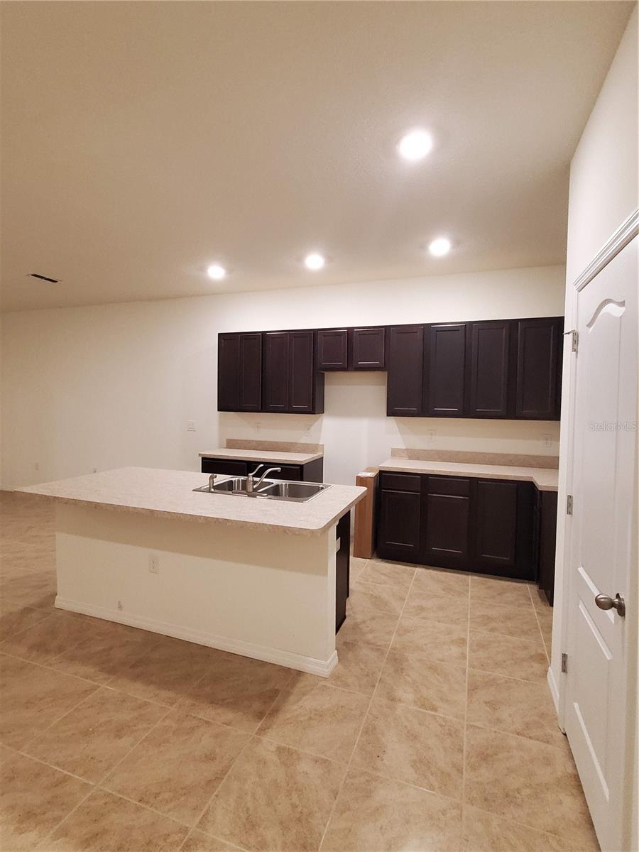 Image 6 of 12 For 366 Feltrim Reserve Boulevard