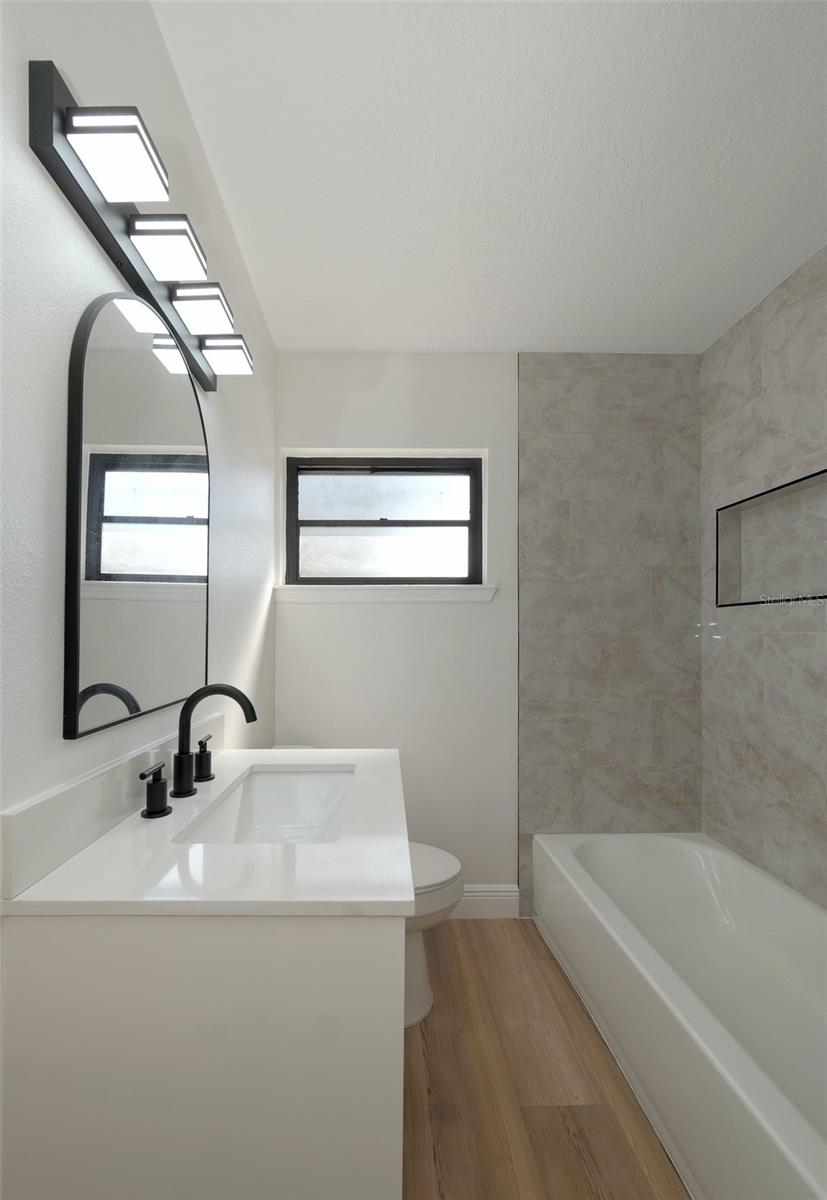 Image 10 of 47 For 2508 Oak Street