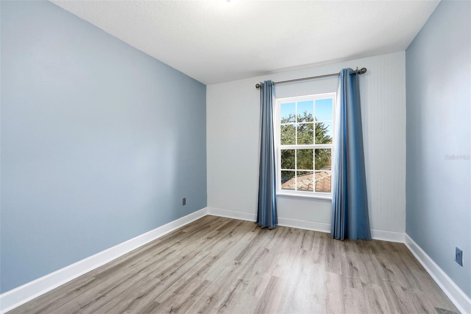 Image 31 of 37 For 12061 Breda Lane