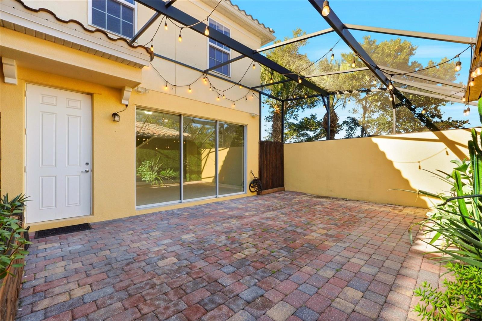 Image 36 of 37 For 12061 Breda Lane