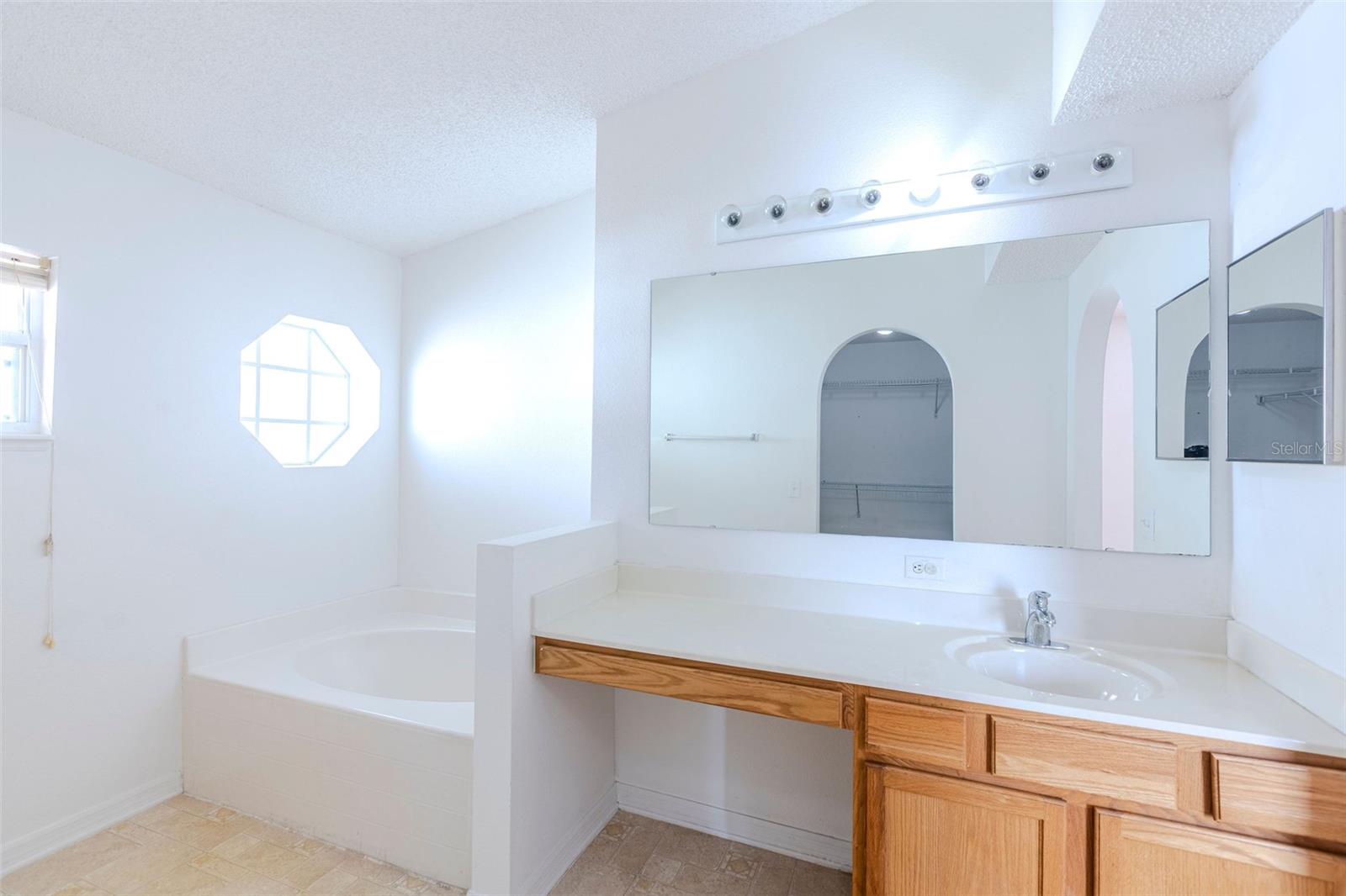 Image 26 of 35 For 5030 Silver Thistle Lane