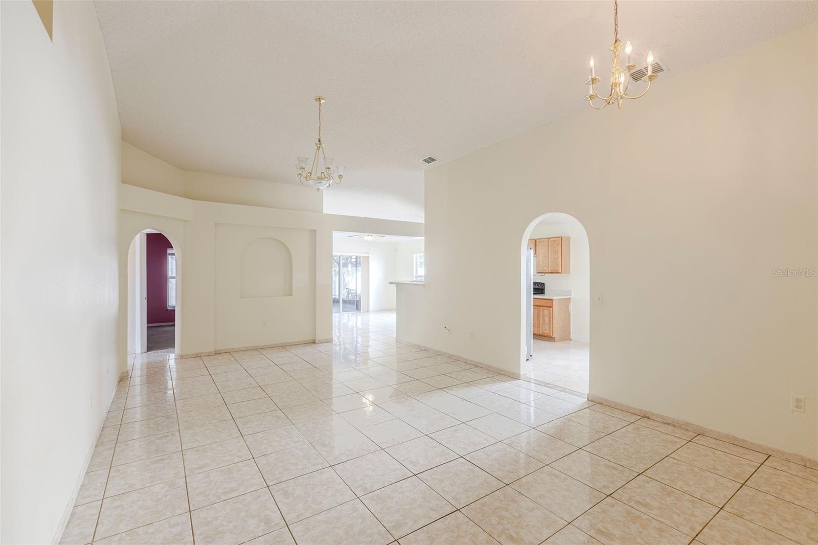 Image 4 of 35 For 5030 Silver Thistle Lane