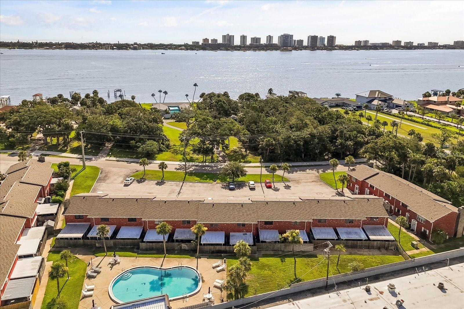 Image 25 of 26 For 2250 Palmetto Avenue I-11