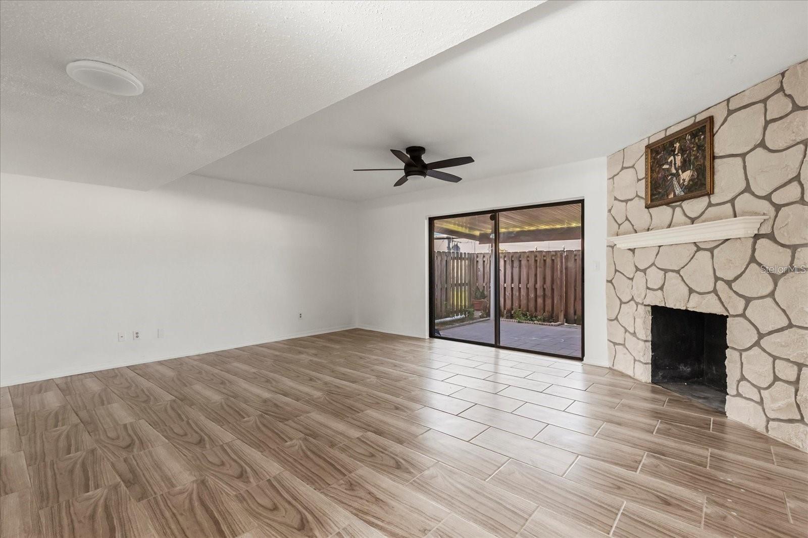 Image 6 of 26 For 2250 Palmetto Avenue I-11