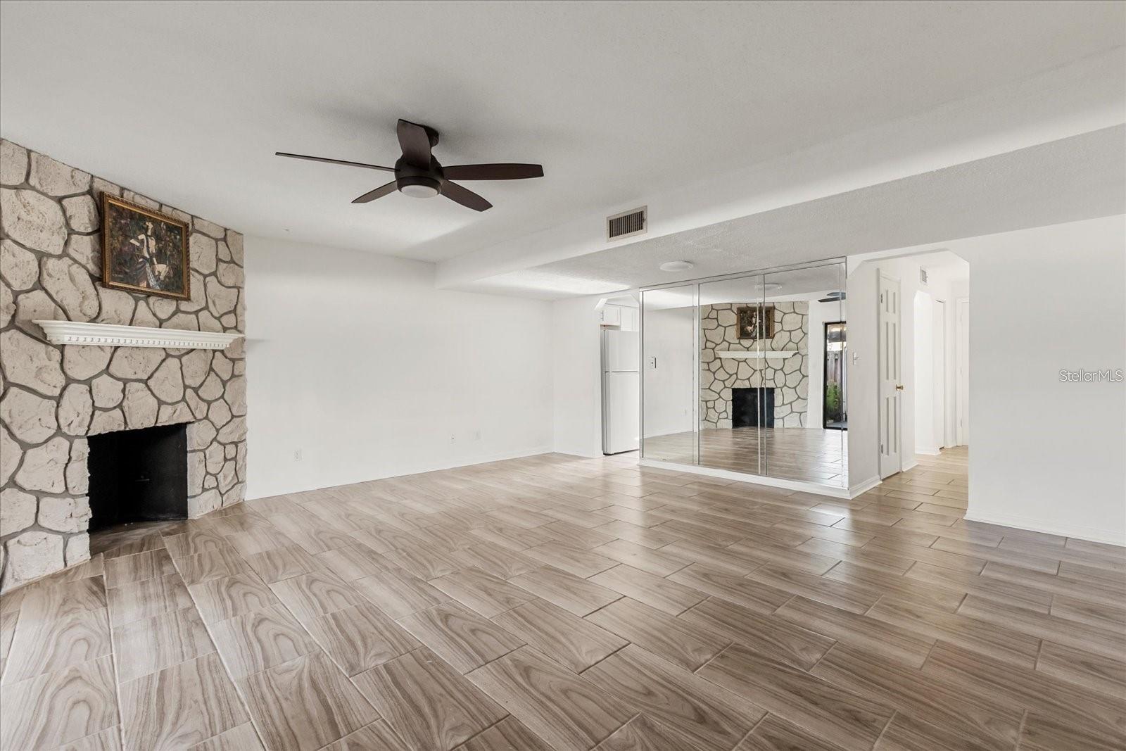 Image 8 of 26 For 2250 Palmetto Avenue I-11