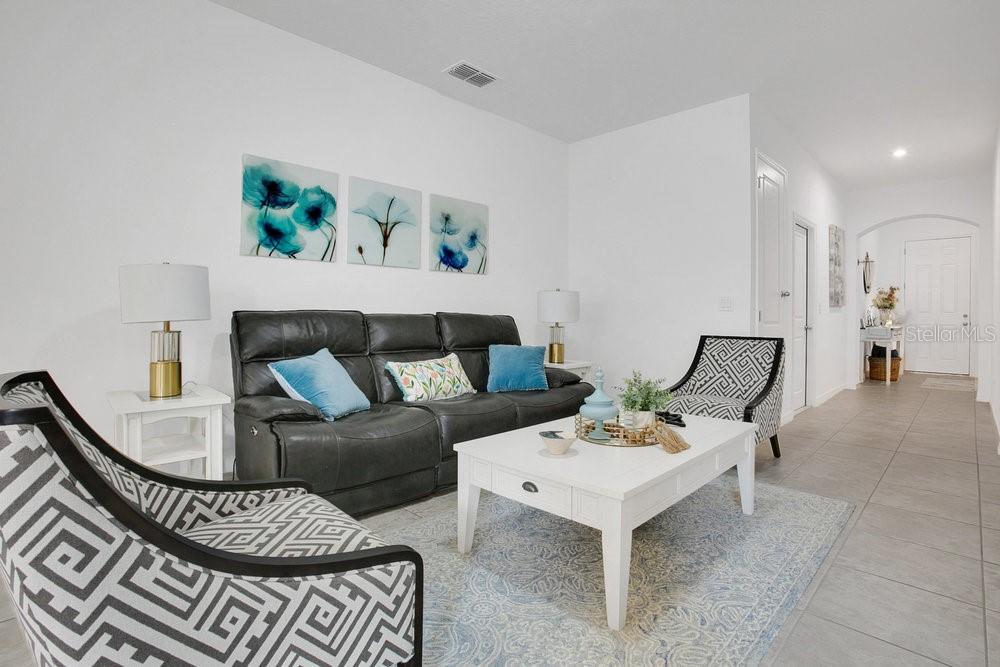 Listing photo id 9 for 2009 Napoli Drive