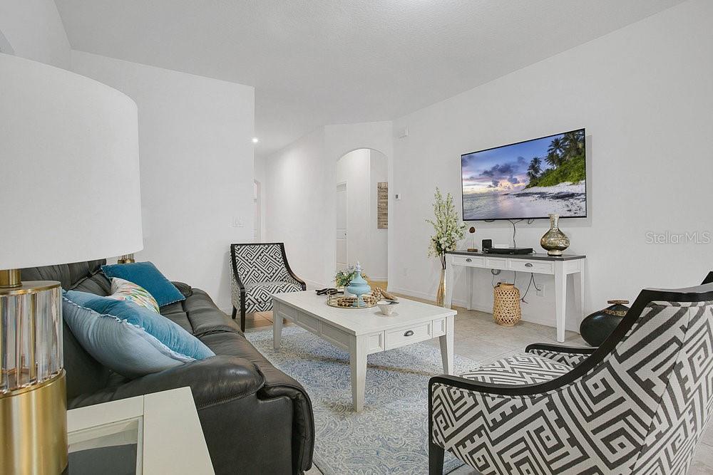 Listing photo id 11 for 2009 Napoli Drive