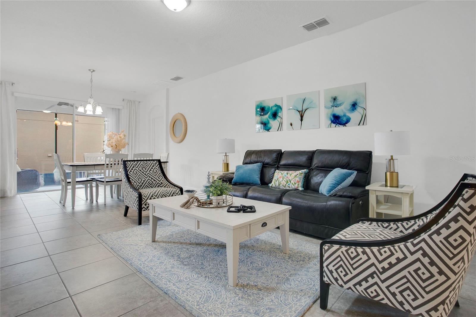 Listing photo id 12 for 2009 Napoli Drive