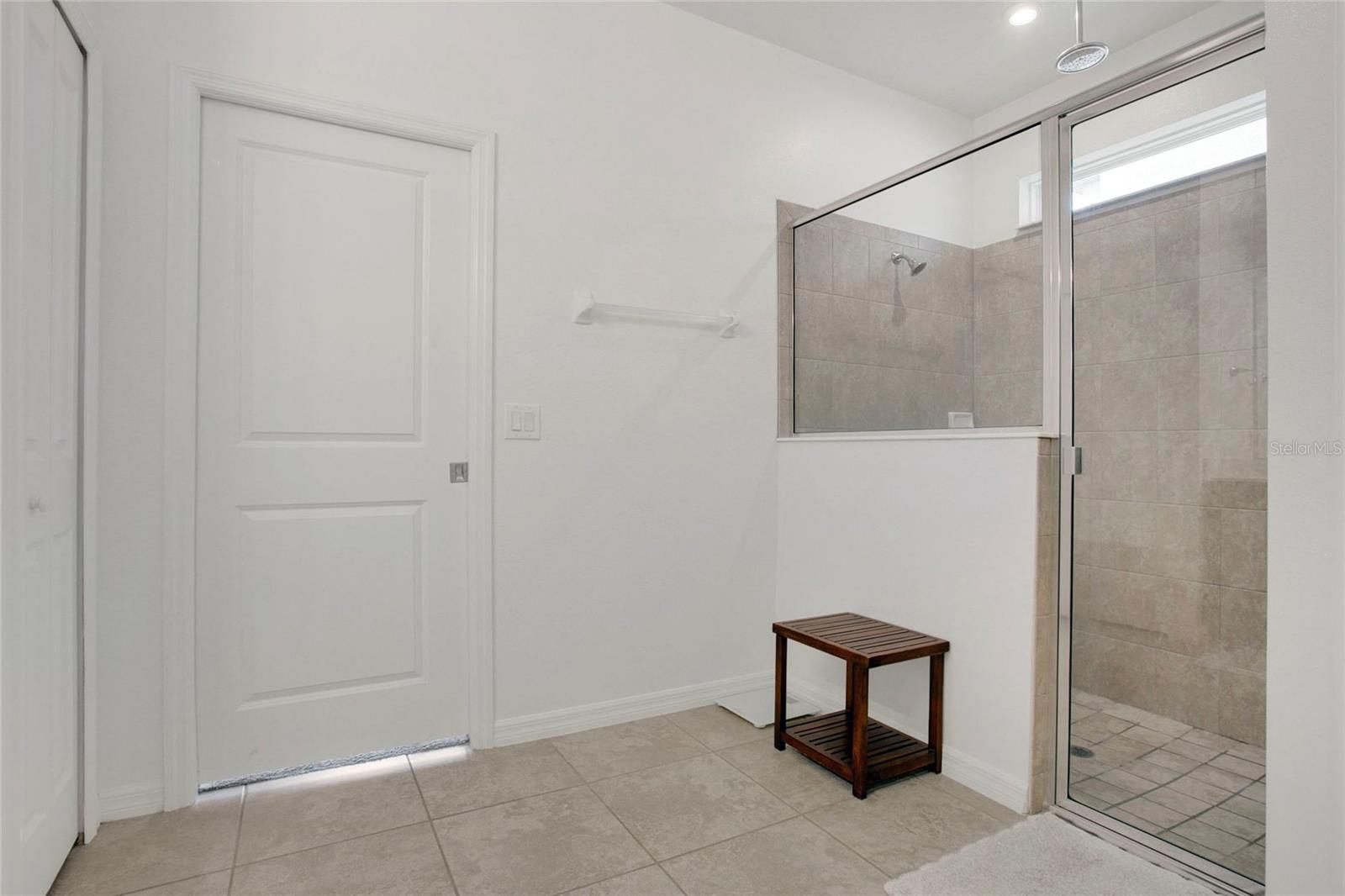 Listing photo id 16 for 2009 Napoli Drive