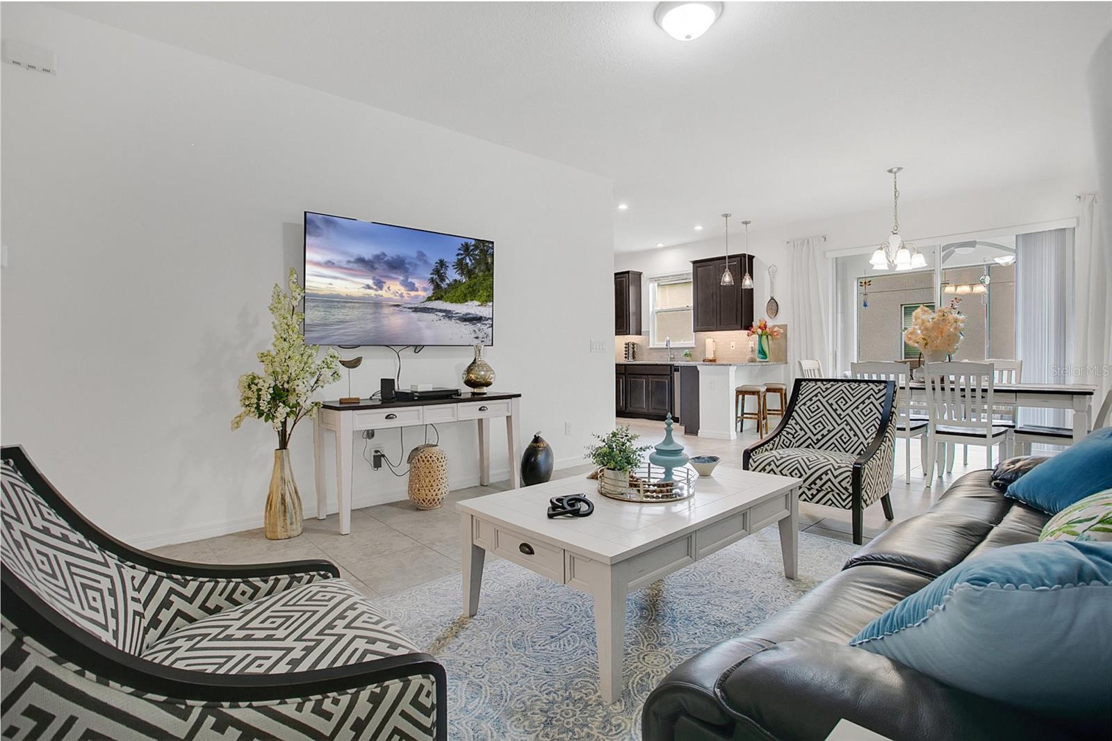 Listing photo id 18 for 2009 Napoli Drive