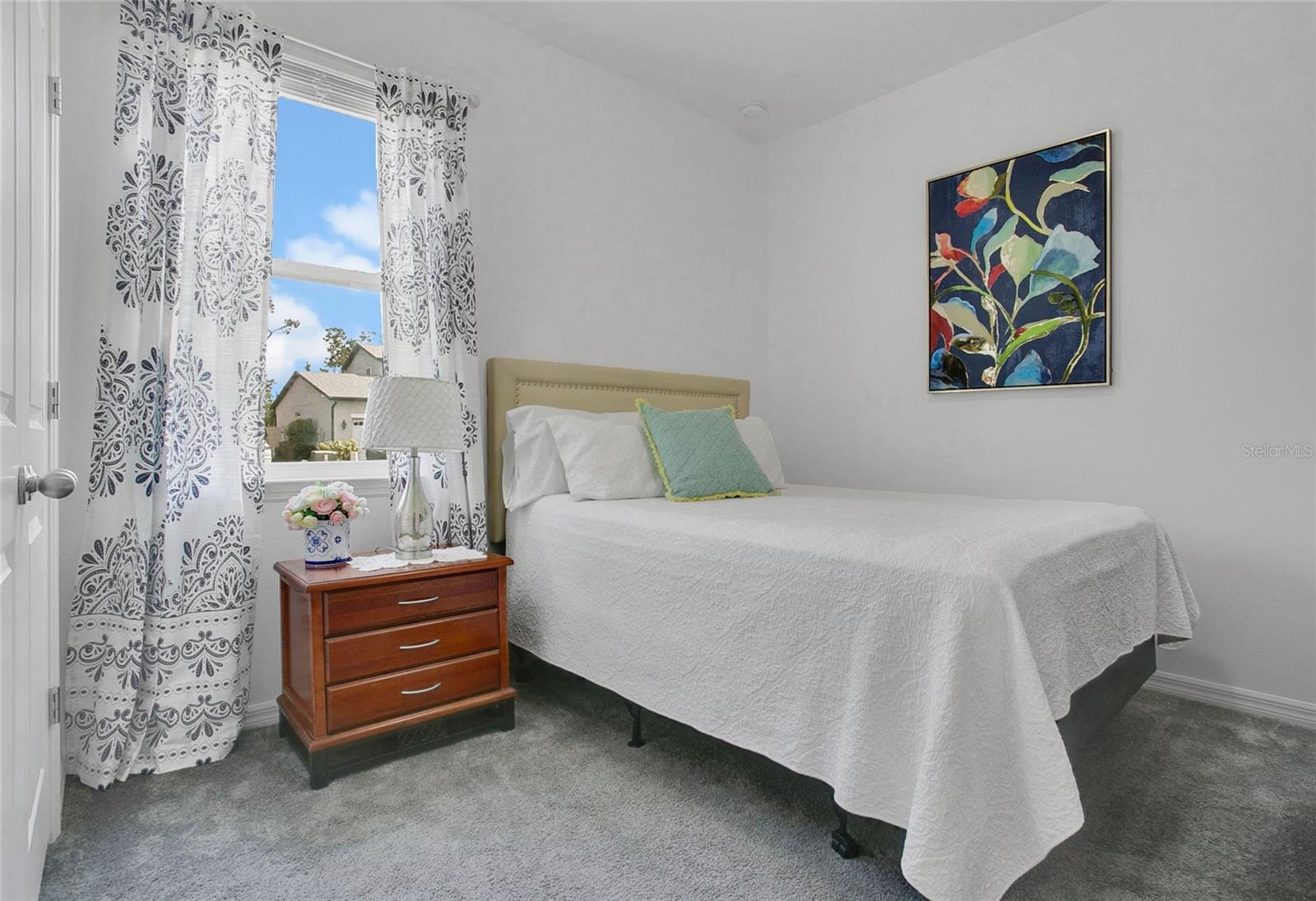 Listing photo id 19 for 2009 Napoli Drive