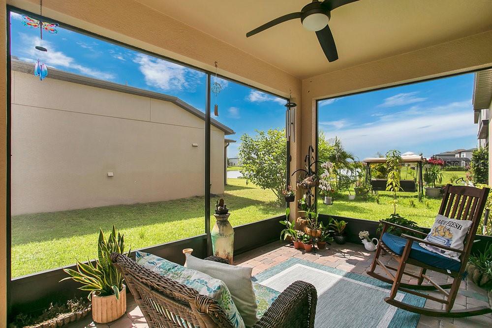 Listing photo id 21 for 2009 Napoli Drive