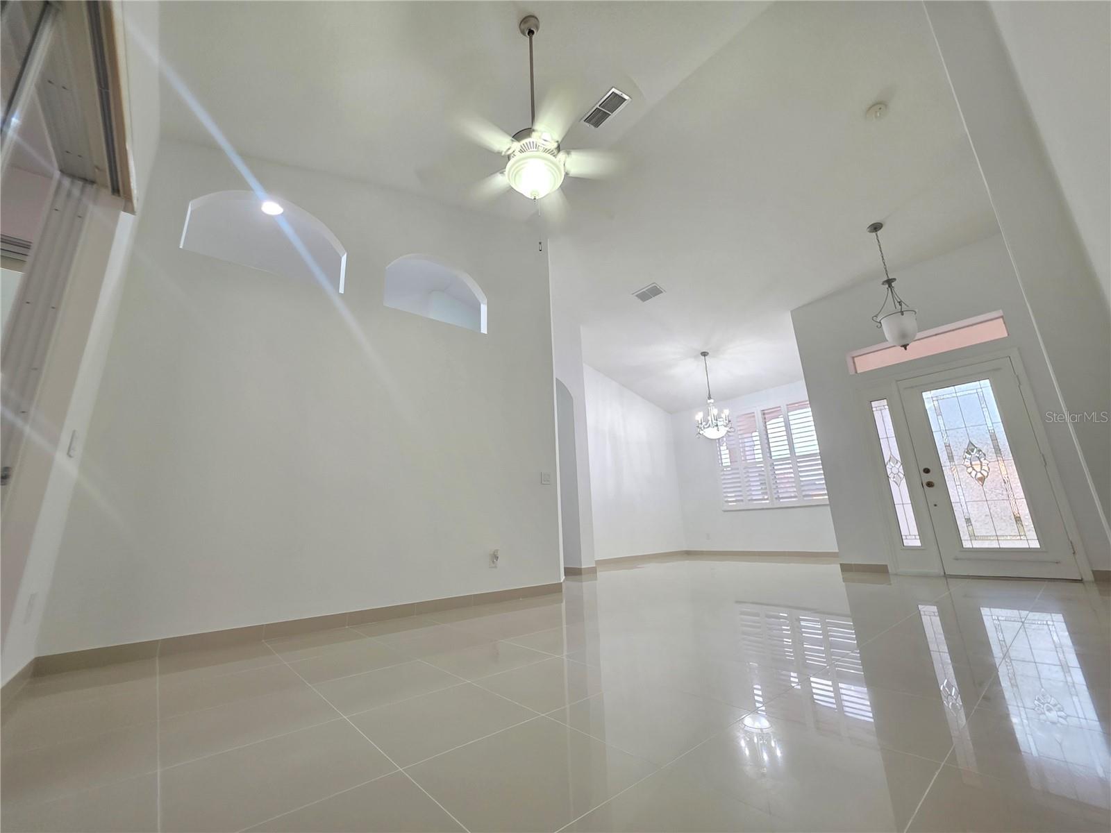 Listing photo id 15 for 13344 Rosemeade Cove