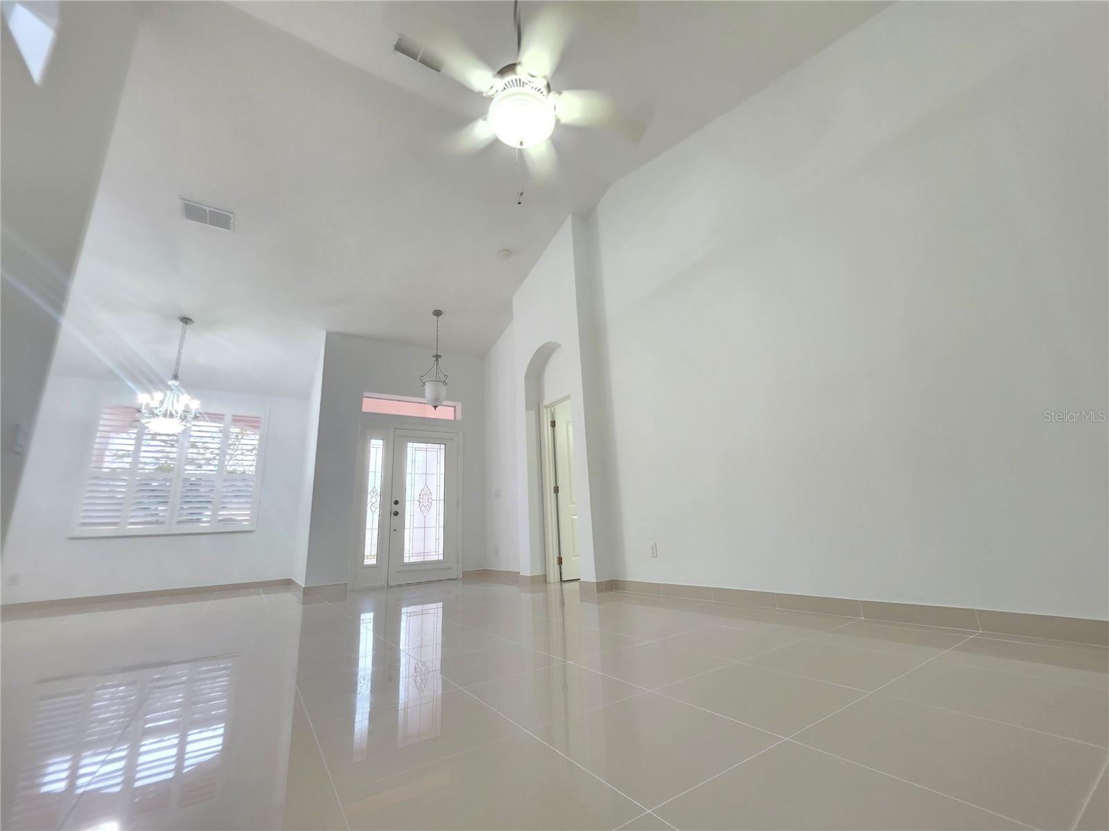 Listing photo id 16 for 13344 Rosemeade Cove