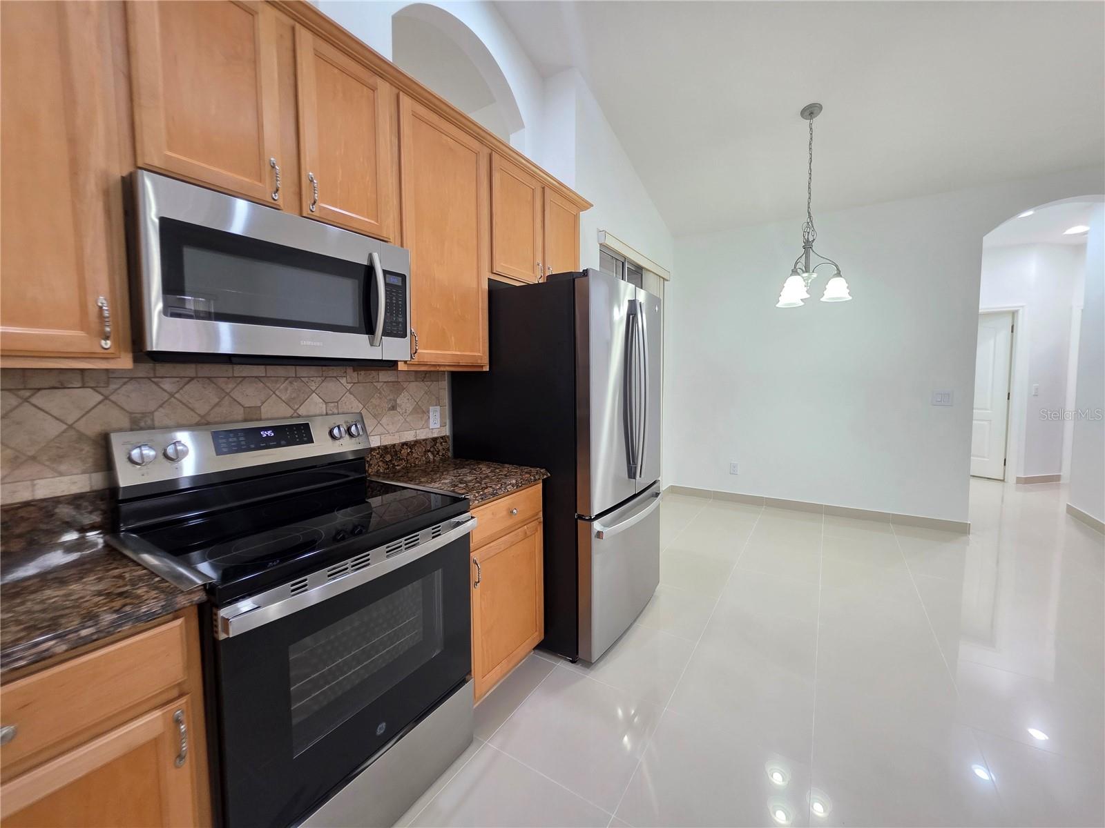 Listing photo id 27 for 13344 Rosemeade Cove