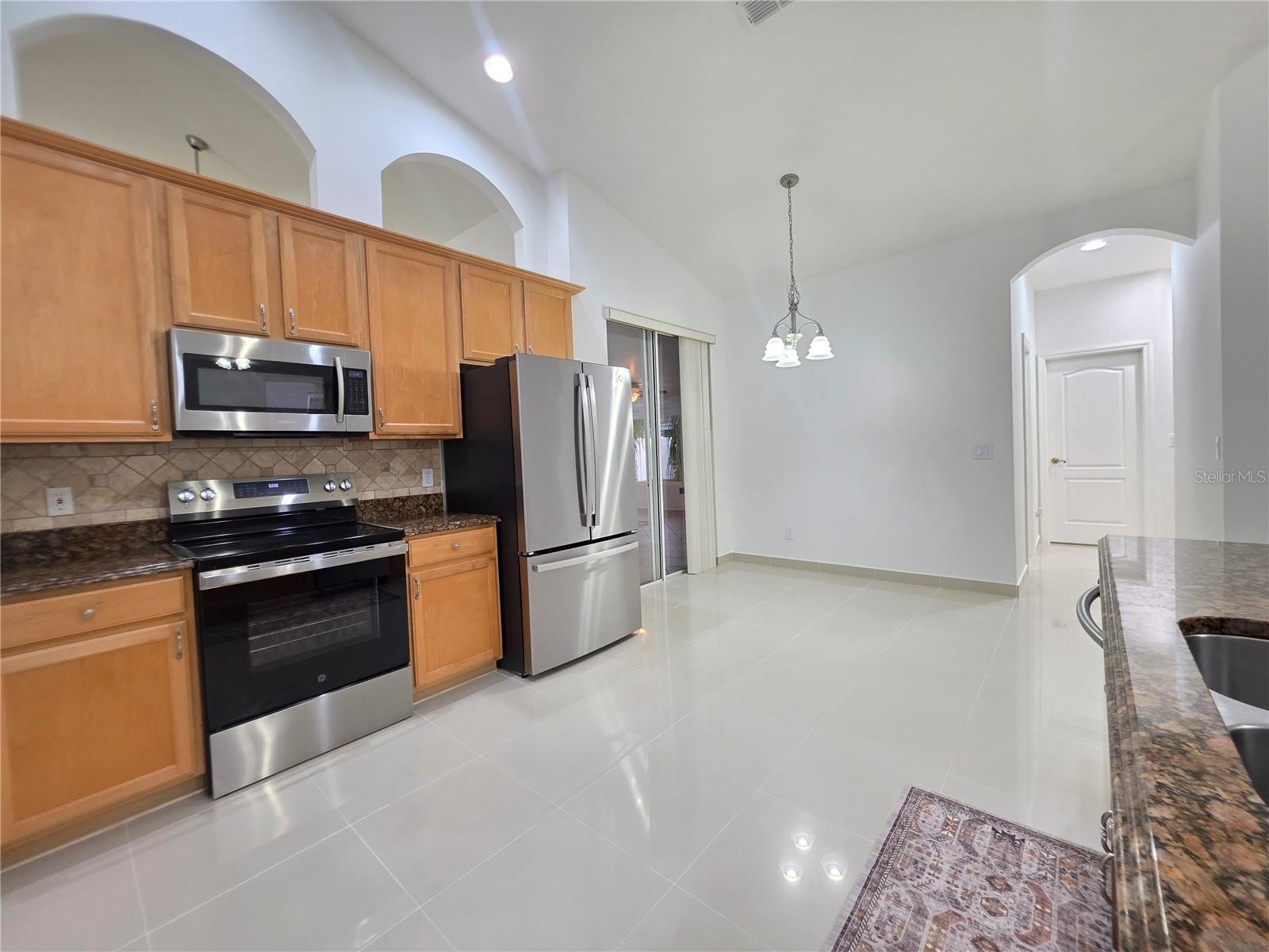 Listing photo id 28 for 13344 Rosemeade Cove