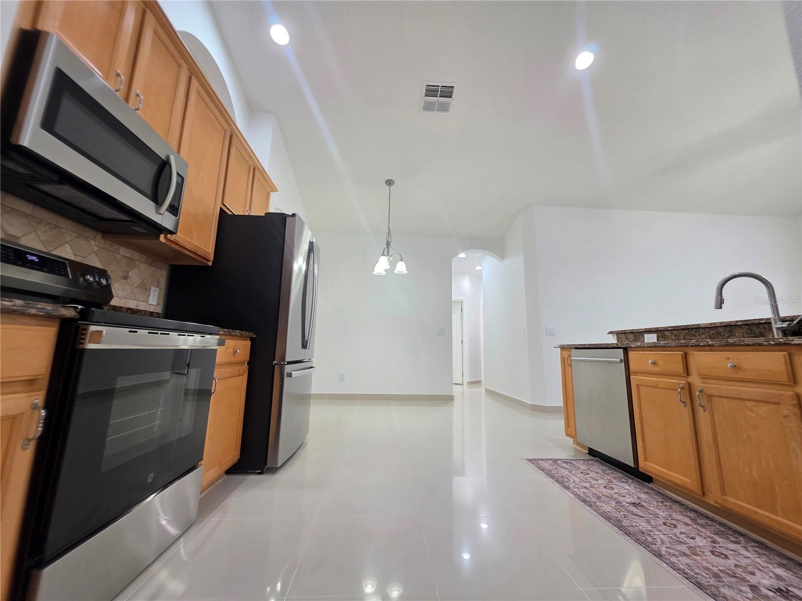 Listing photo id 30 for 13344 Rosemeade Cove