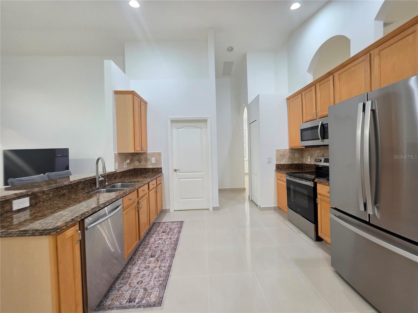 Listing photo id 31 for 13344 Rosemeade Cove