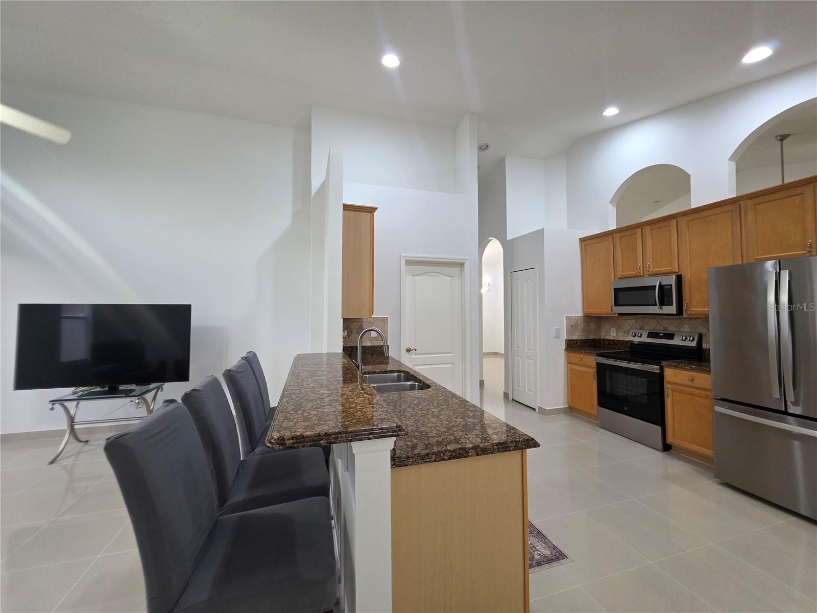 Listing photo id 38 for 13344 Rosemeade Cove