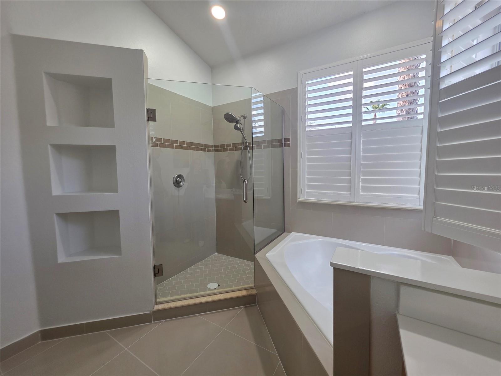 Listing photo id 41 for 13344 Rosemeade Cove