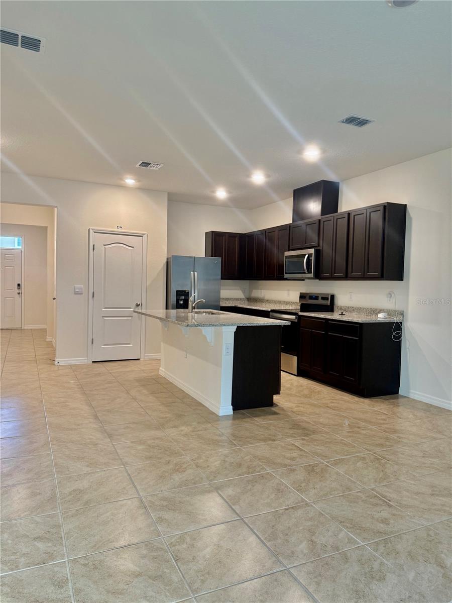 Image 17 of 47 For 1635 Thicket Avenue