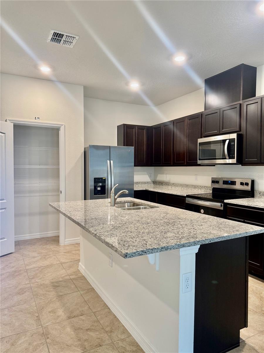 Image 34 of 47 For 1635 Thicket Avenue