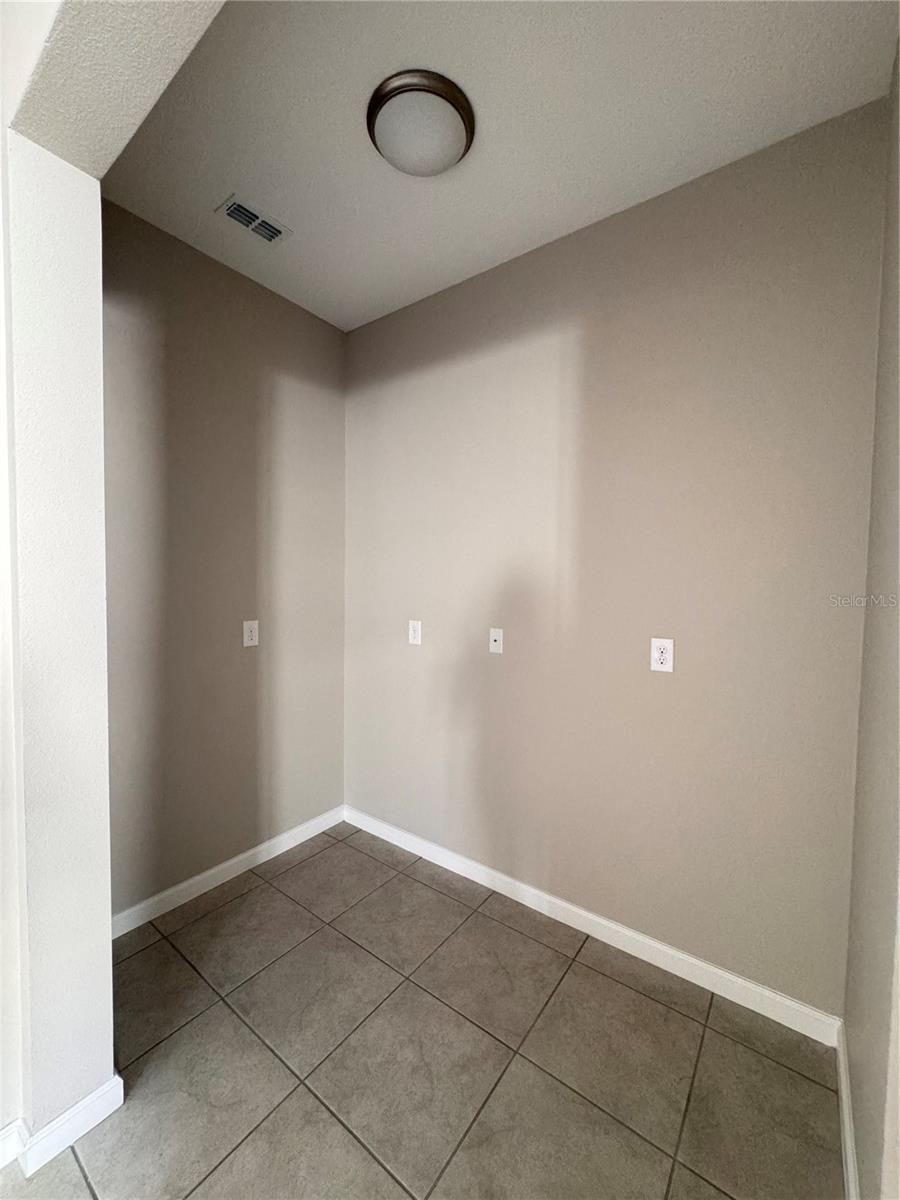 Image 7 of 16 For 541 Buchannan Drive