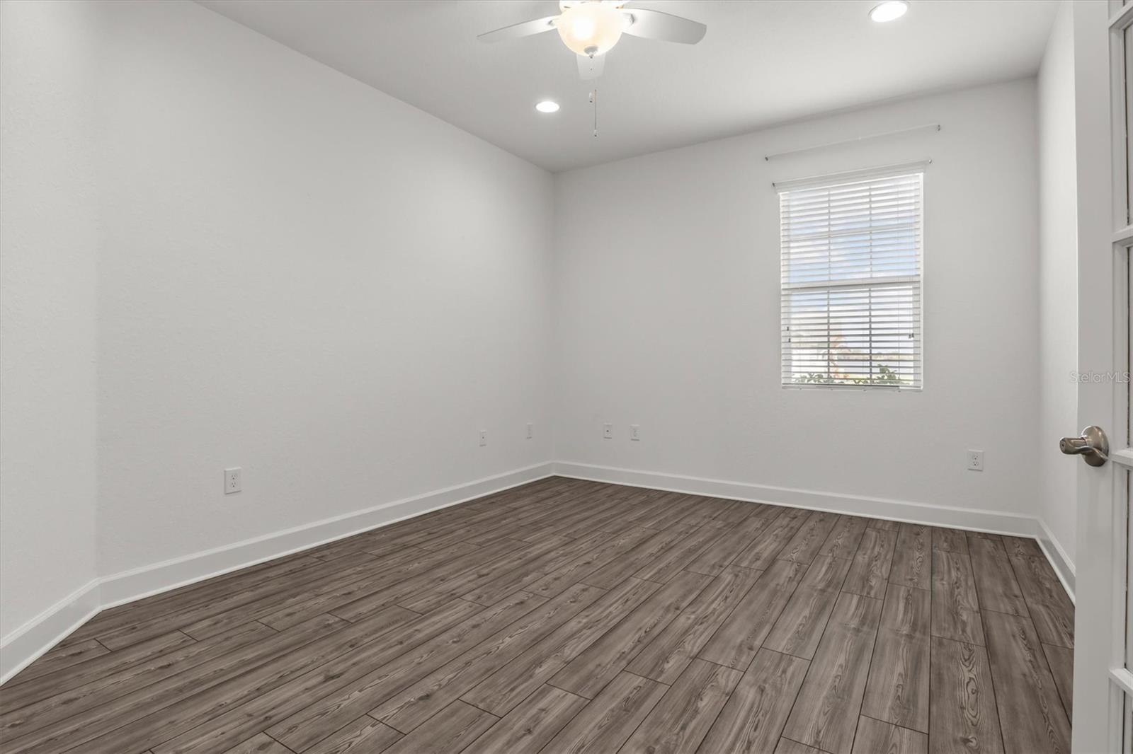 Image 10 of 51 For 530 Sanctuary Boulevard