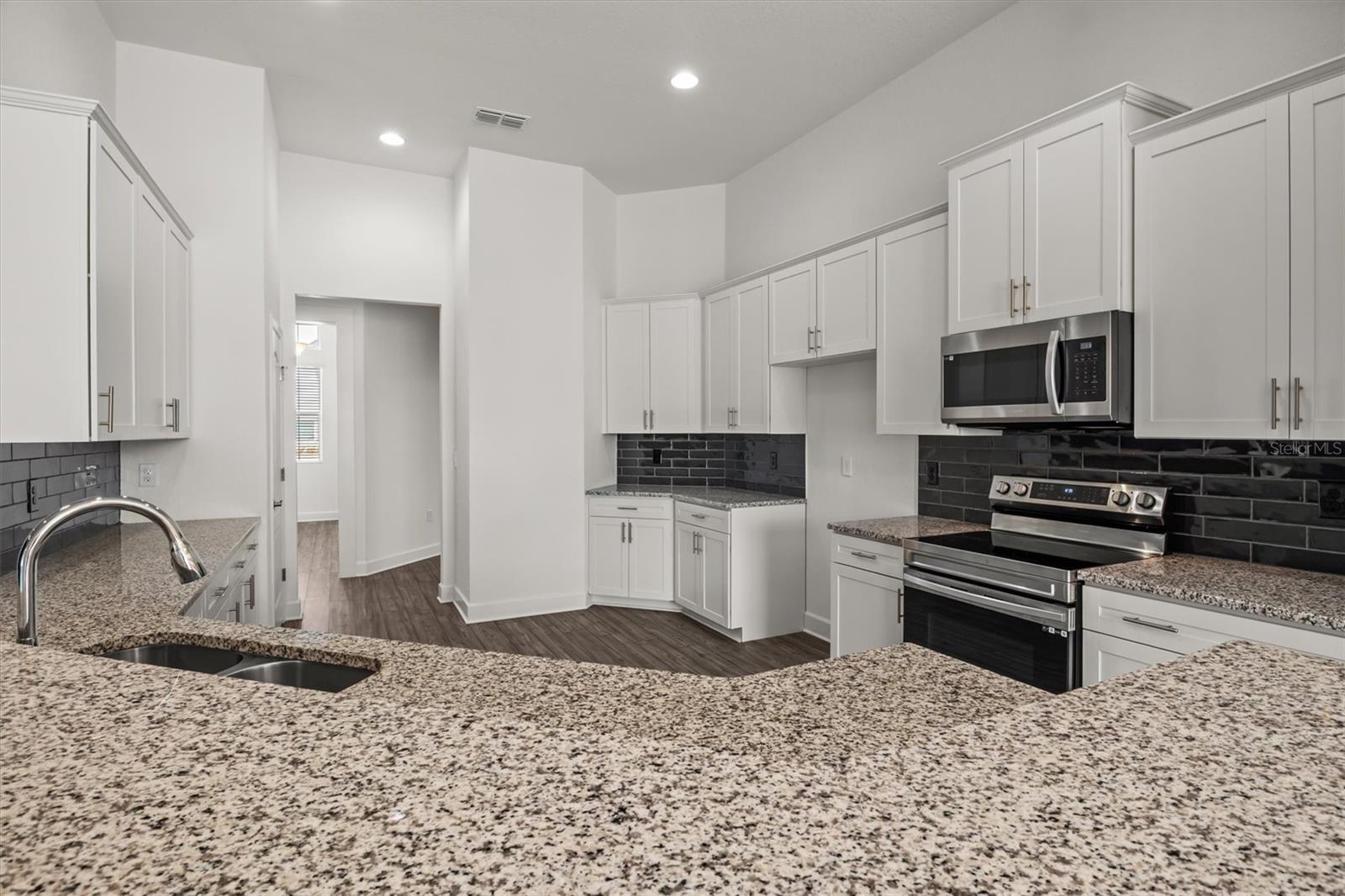 Image 13 of 51 For 530 Sanctuary Boulevard