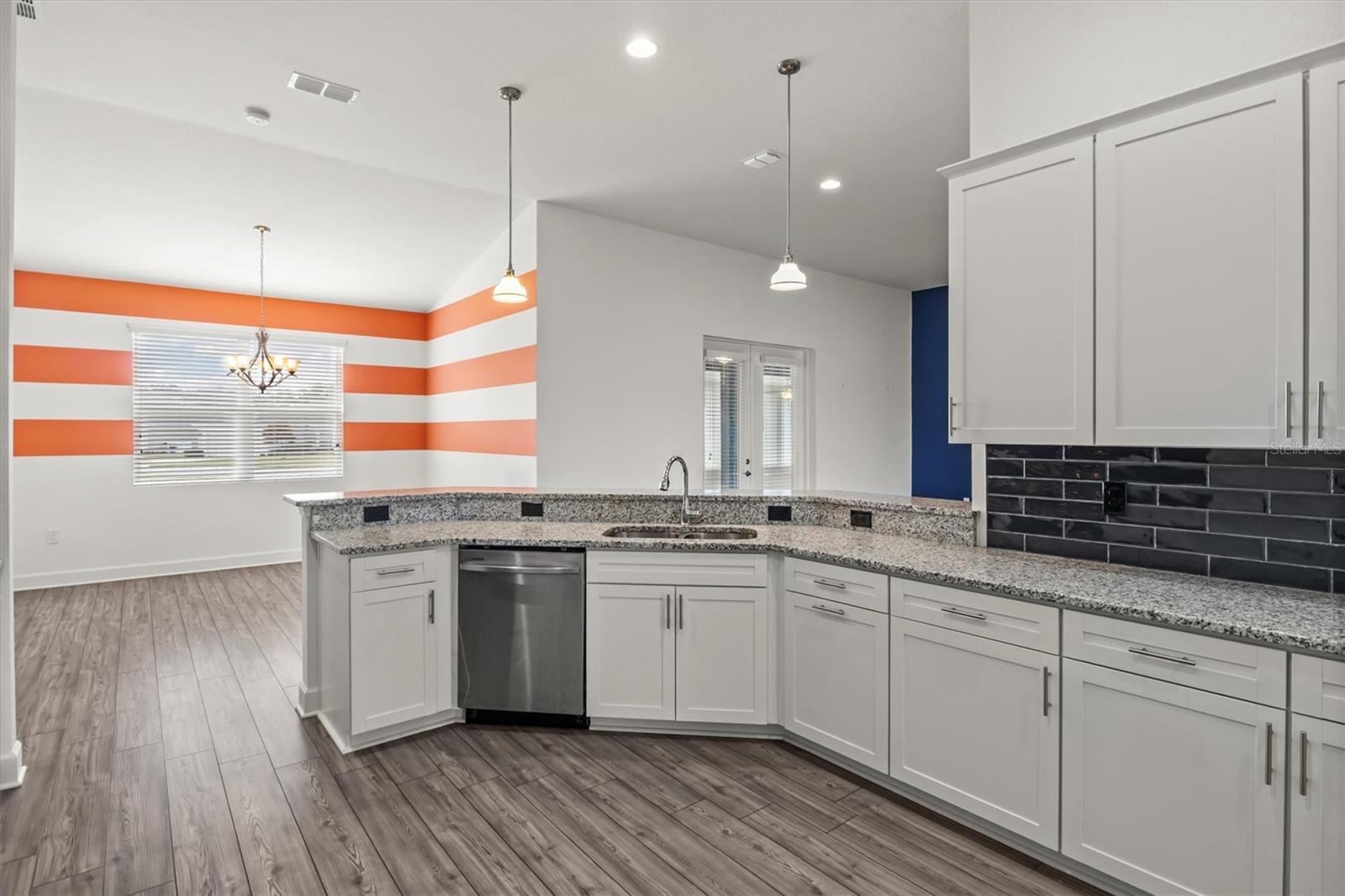 Image 17 of 51 For 530 Sanctuary Boulevard