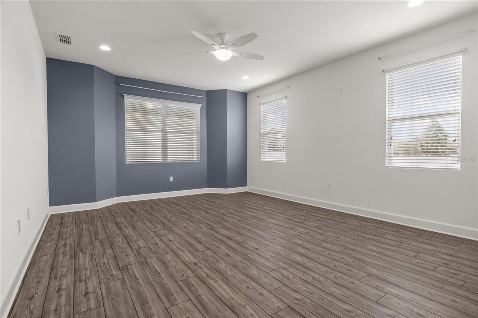 Image 25 of 51 For 530 Sanctuary Boulevard