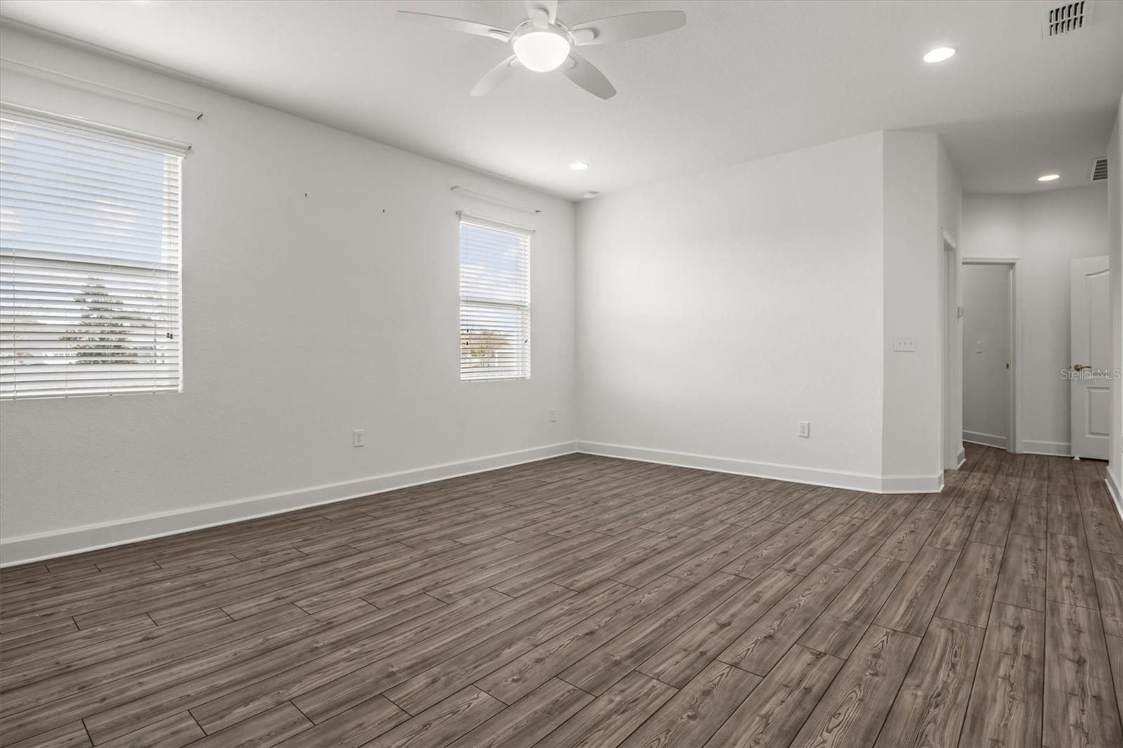 Image 26 of 51 For 530 Sanctuary Boulevard