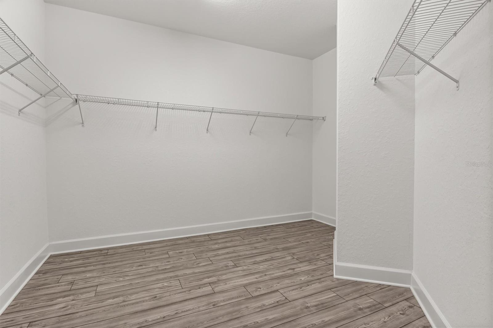 Image 27 of 51 For 530 Sanctuary Boulevard