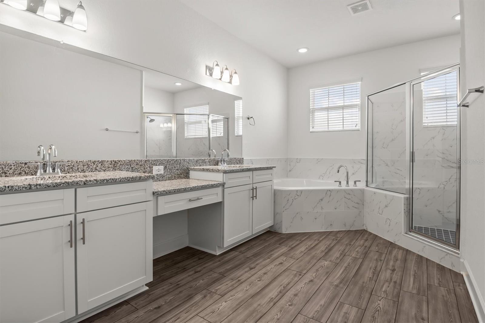 Image 28 of 51 For 530 Sanctuary Boulevard