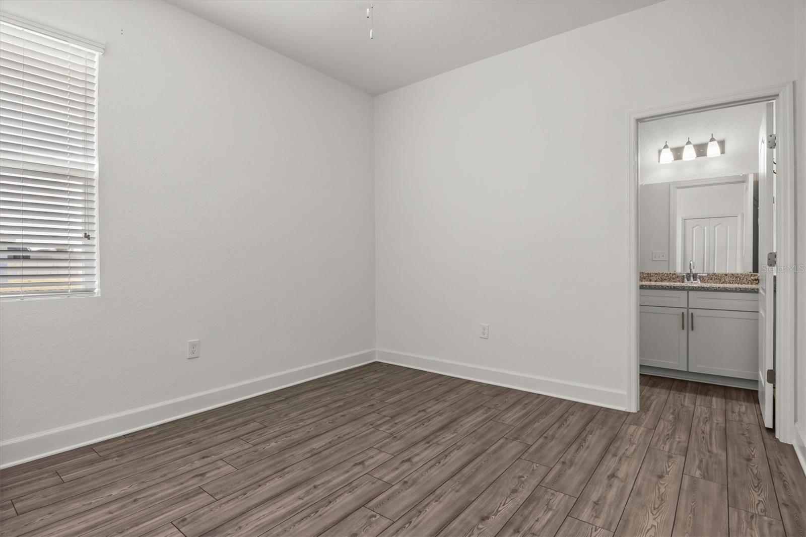 Image 31 of 51 For 530 Sanctuary Boulevard