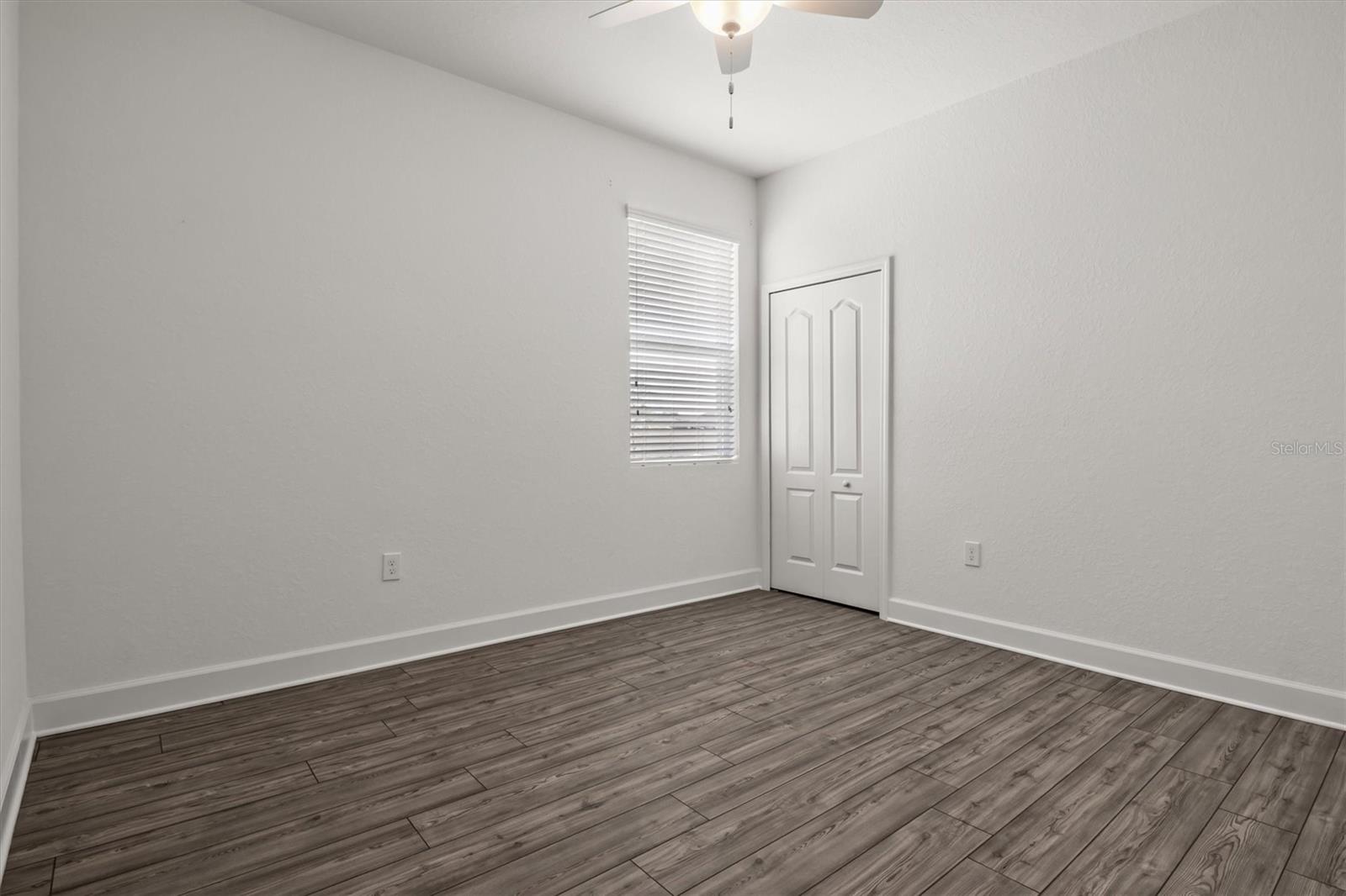 Image 33 of 51 For 530 Sanctuary Boulevard