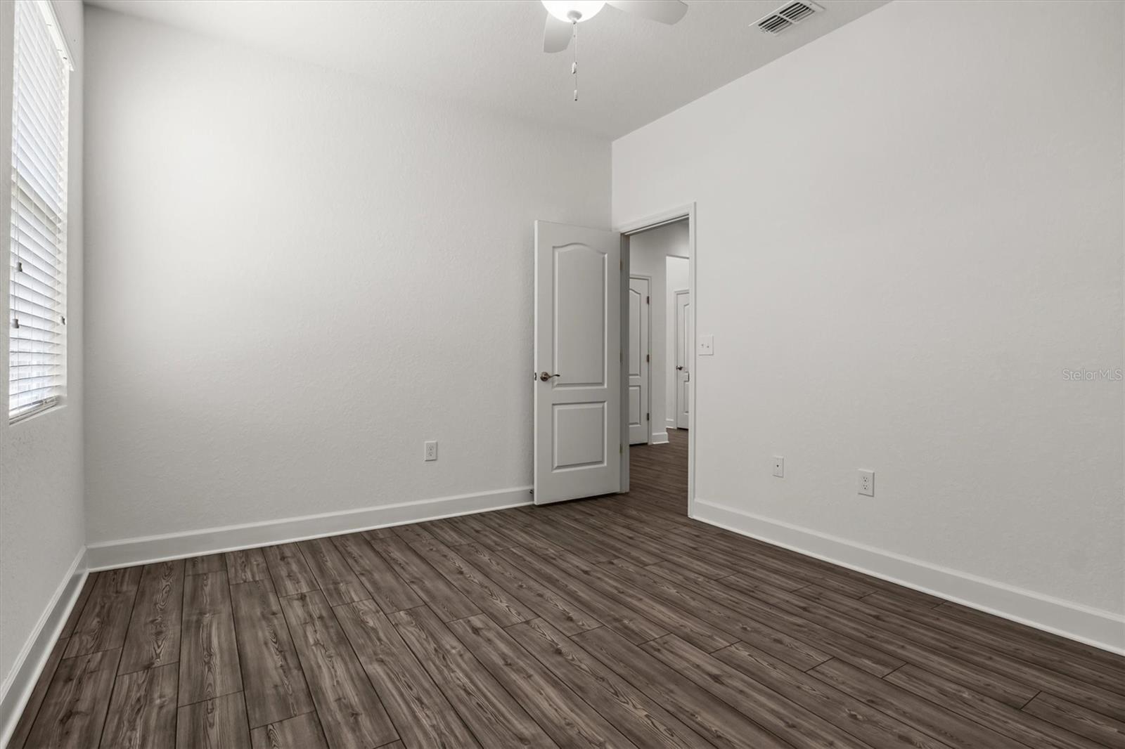 Image 36 of 51 For 530 Sanctuary Boulevard