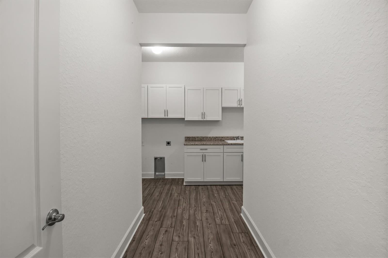 Image 39 of 51 For 530 Sanctuary Boulevard