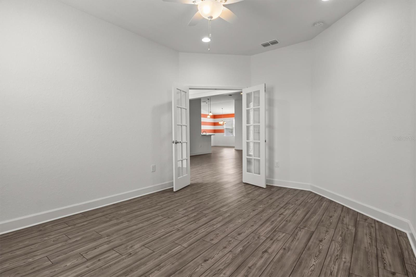 Image 9 of 51 For 530 Sanctuary Boulevard