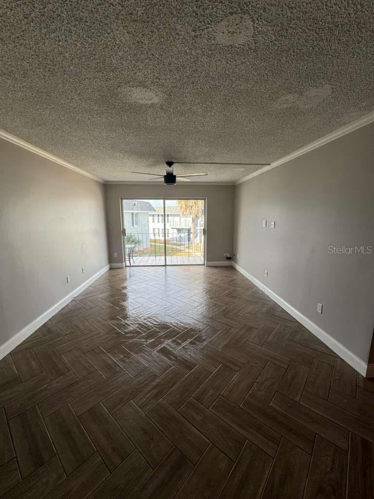 Image 10 of 13 For 911 Oak Ridge  C