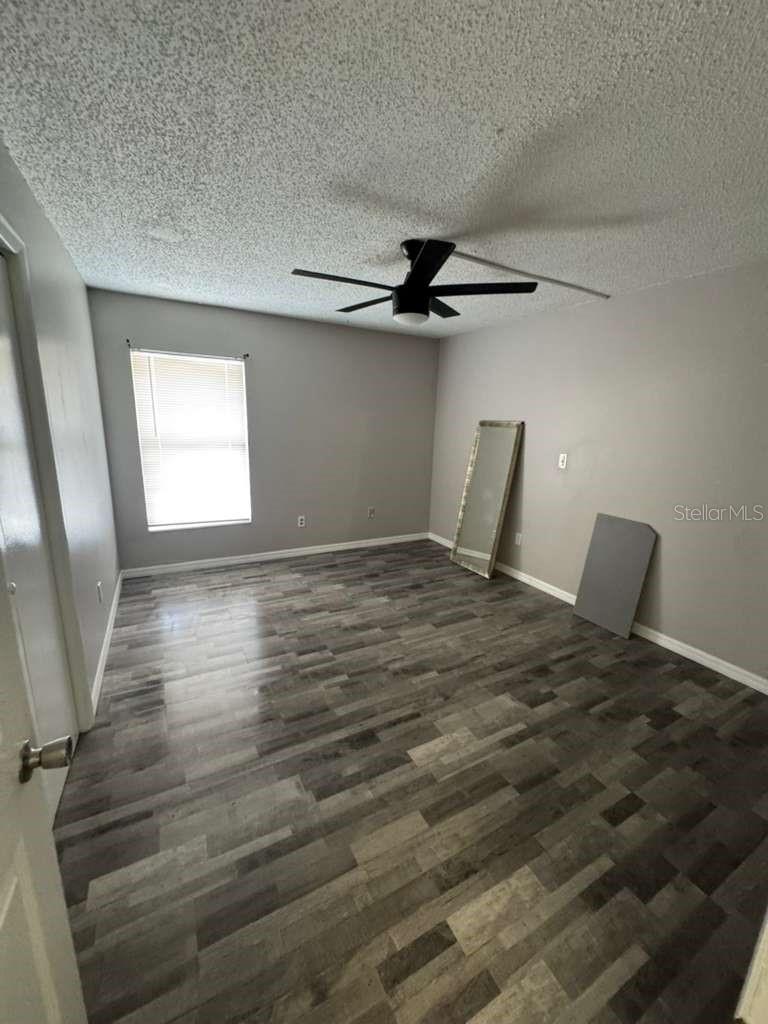 Image 8 of 13 For 911 Oak Ridge  C