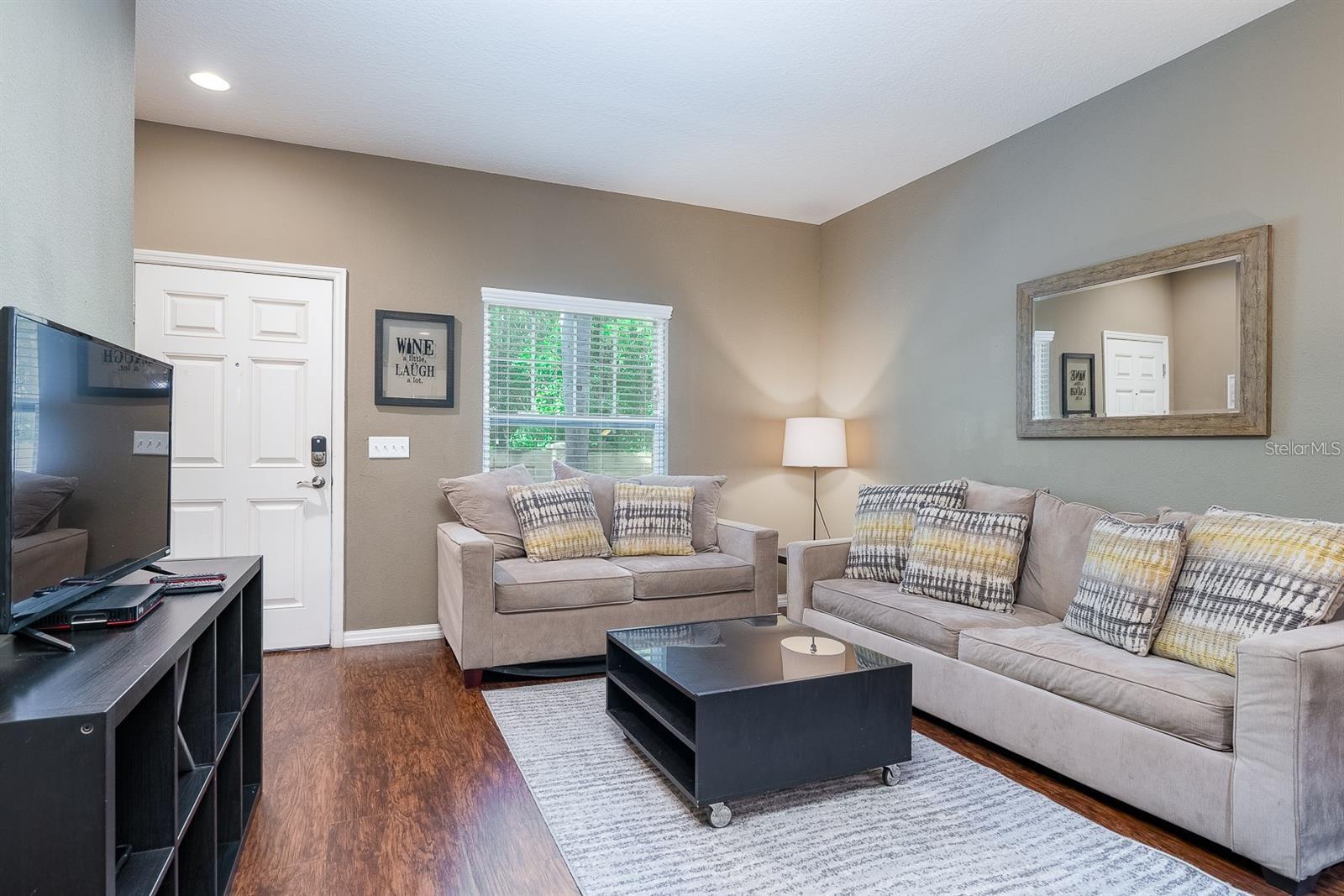 Image 5 of 24 For 8964 Silver Place