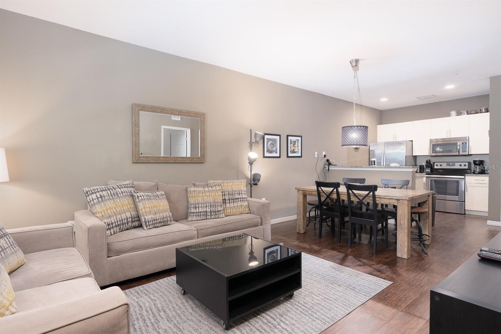 Image 6 of 24 For 8964 Silver Place