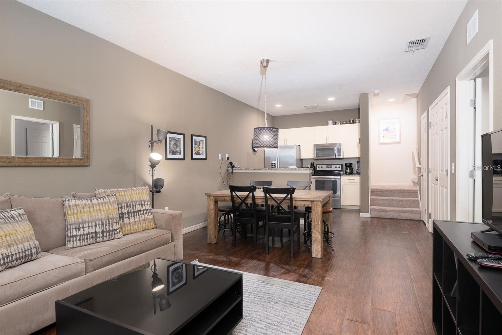 Image 7 of 24 For 8964 Silver Place