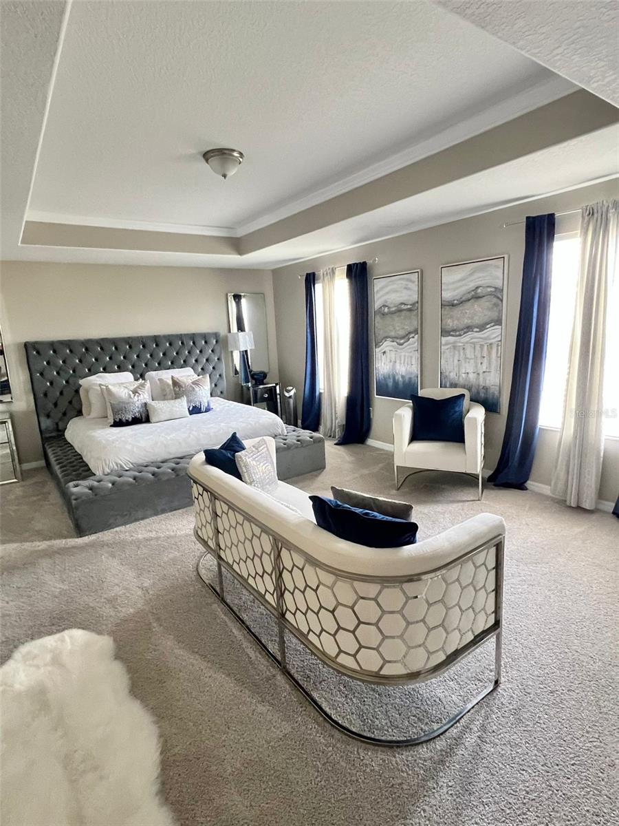 Image 11 of 17 For 2220 Grantham Avenue