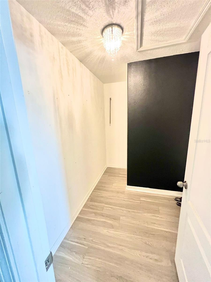 Image 15 of 17 For 2220 Grantham Avenue