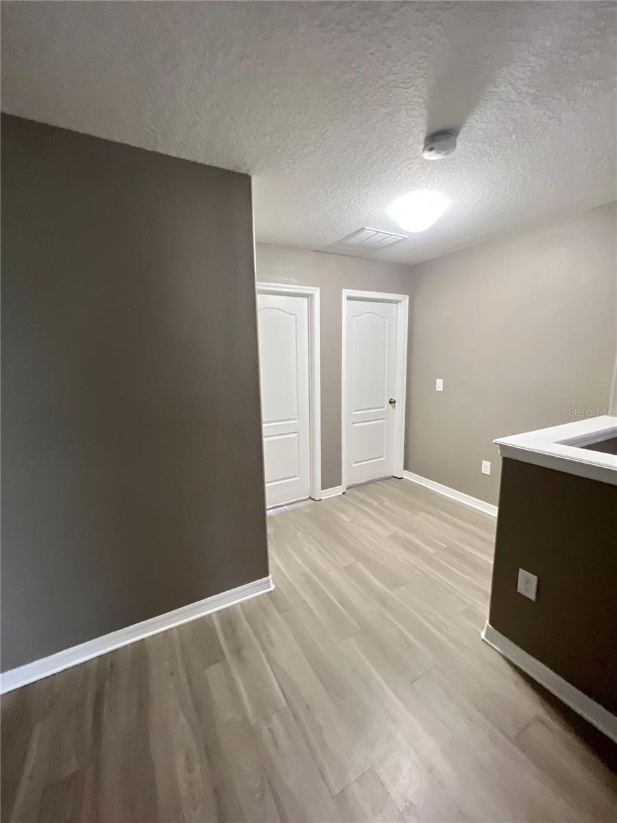 Image 16 of 17 For 2220 Grantham Avenue