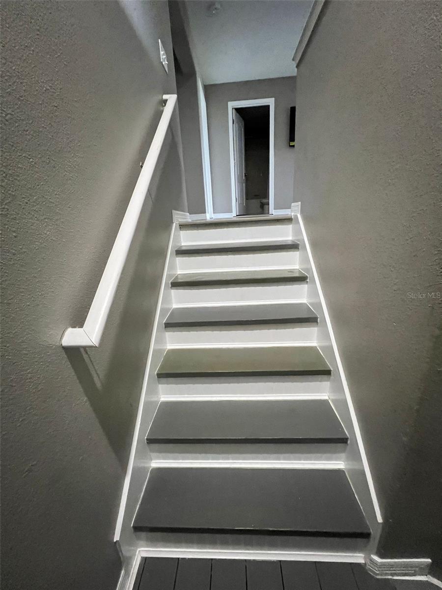 Image 8 of 17 For 2220 Grantham Avenue